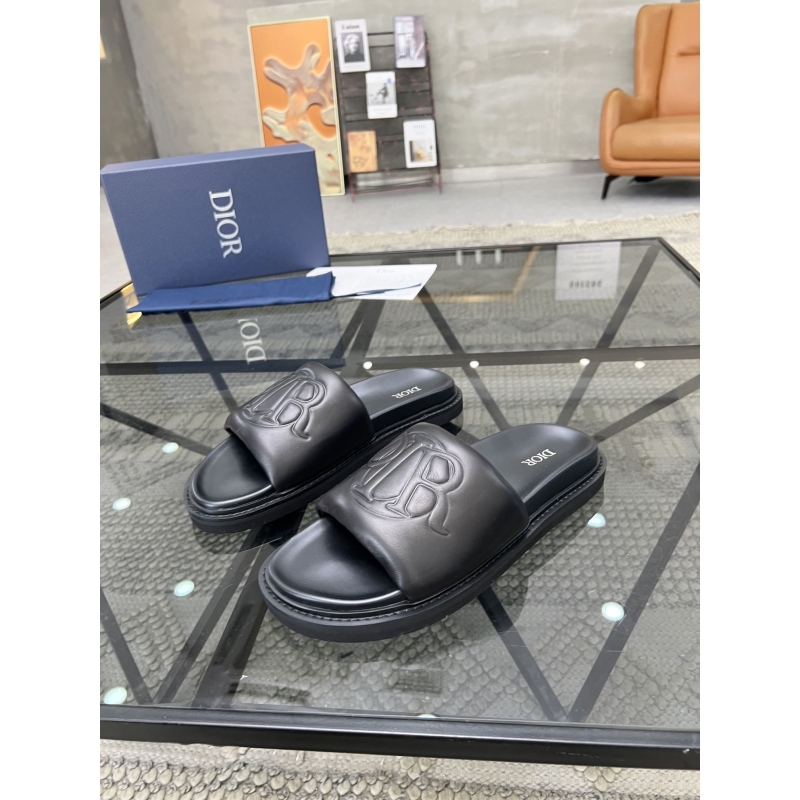 ch**an D*or slippers
